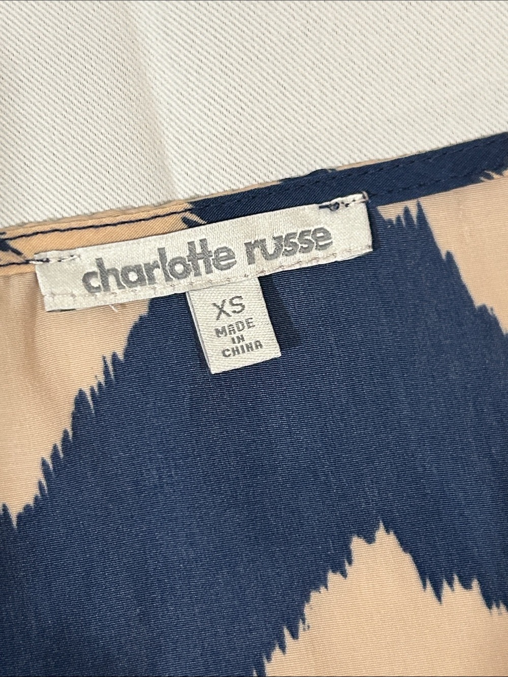 Charlotte Russe Chevron Print Long Sleeve Tunic Dress Navy & Cream Sz XS - Picture 2 of 6